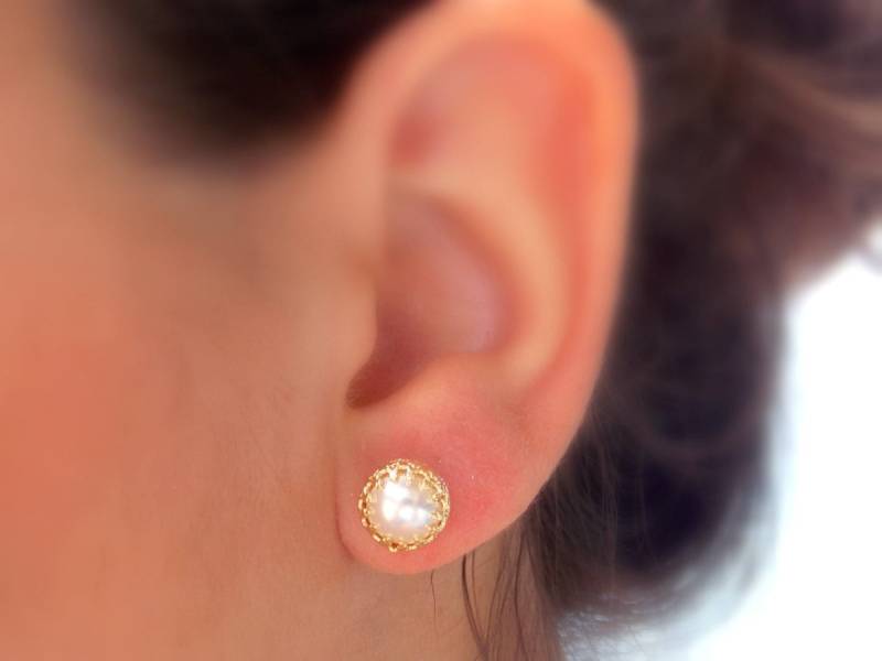 Gold Swarovski Perle Ohrstecker - Vintage Style Crown Setting von sofisjewelrystore