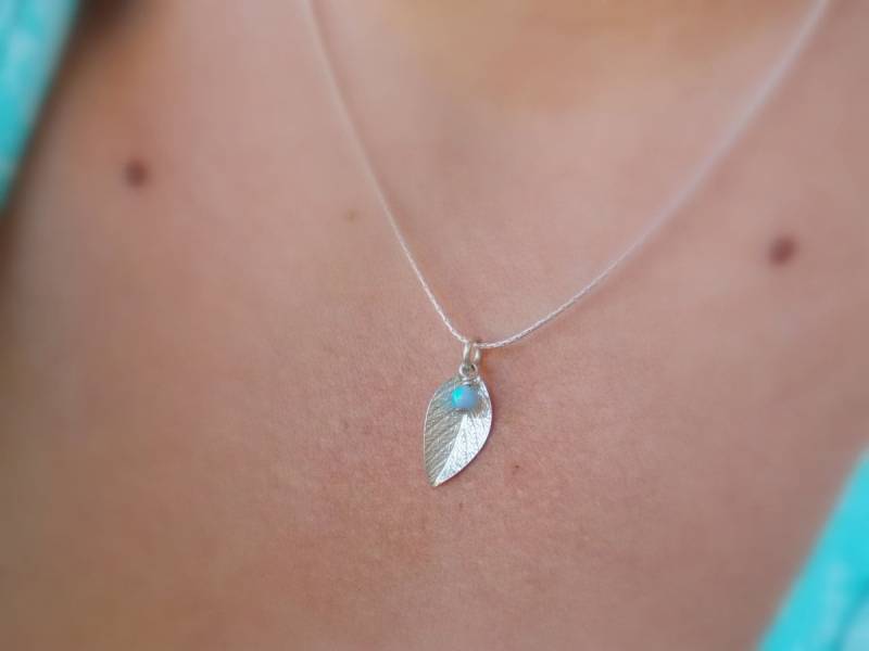 sterling Silber Opal Blatt Halskette, Minimalist Anhänger von sofisjewelrystore