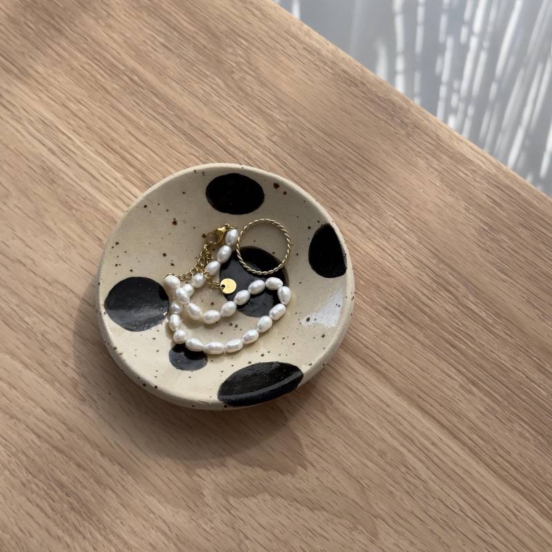 Schmuckschale Keramik Rund Black Dots, Ringschale, Geschenk Schmuckschale Keramik Rund Black Dots, Ringschale, Geschenk von softeternity