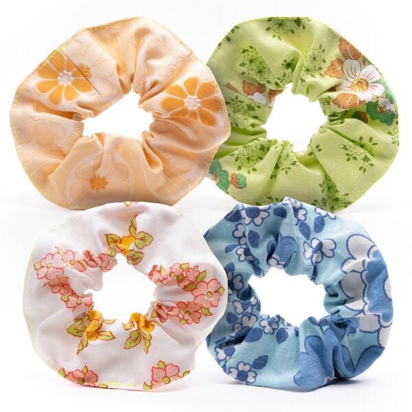 soki SURPRISE Scrunchie aus Omi´s alter Bettwäsche von soki