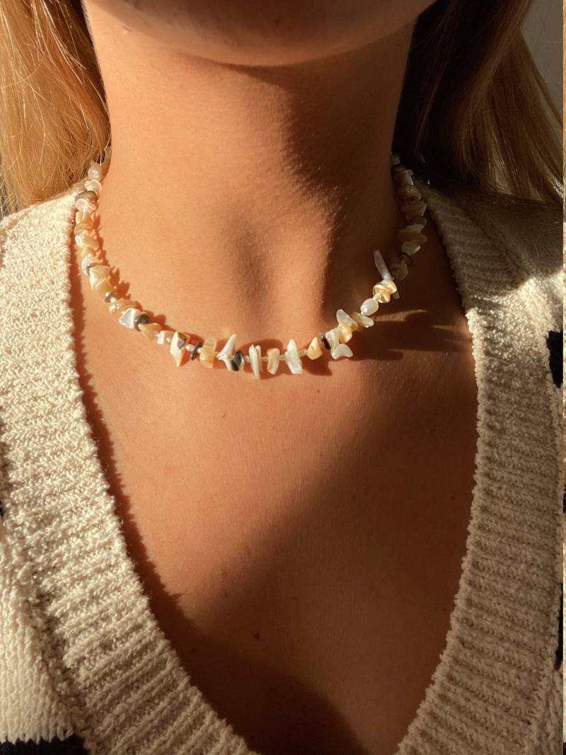 Perlmutt Gemstone Necklace von solannathelabel