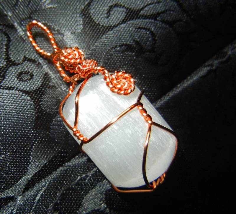 Selenit Draht-Wrap Halskette Anhänger | Ein Anhänger Selenit Draht-Wrap Halskette Anhänger | Ein Anhänger von solarcrystalart