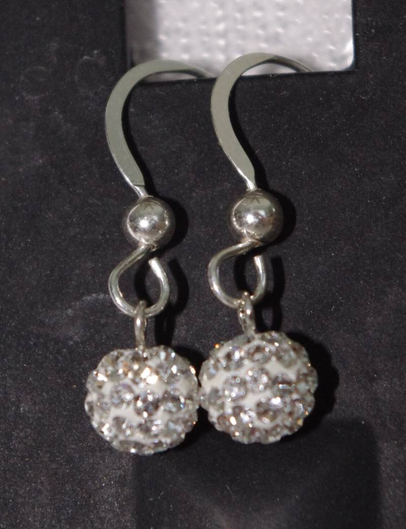 Handgefertigte Ohrringe Sterling Silber & Cubic Zirconium Ball Dazzling von soldiersuzanne