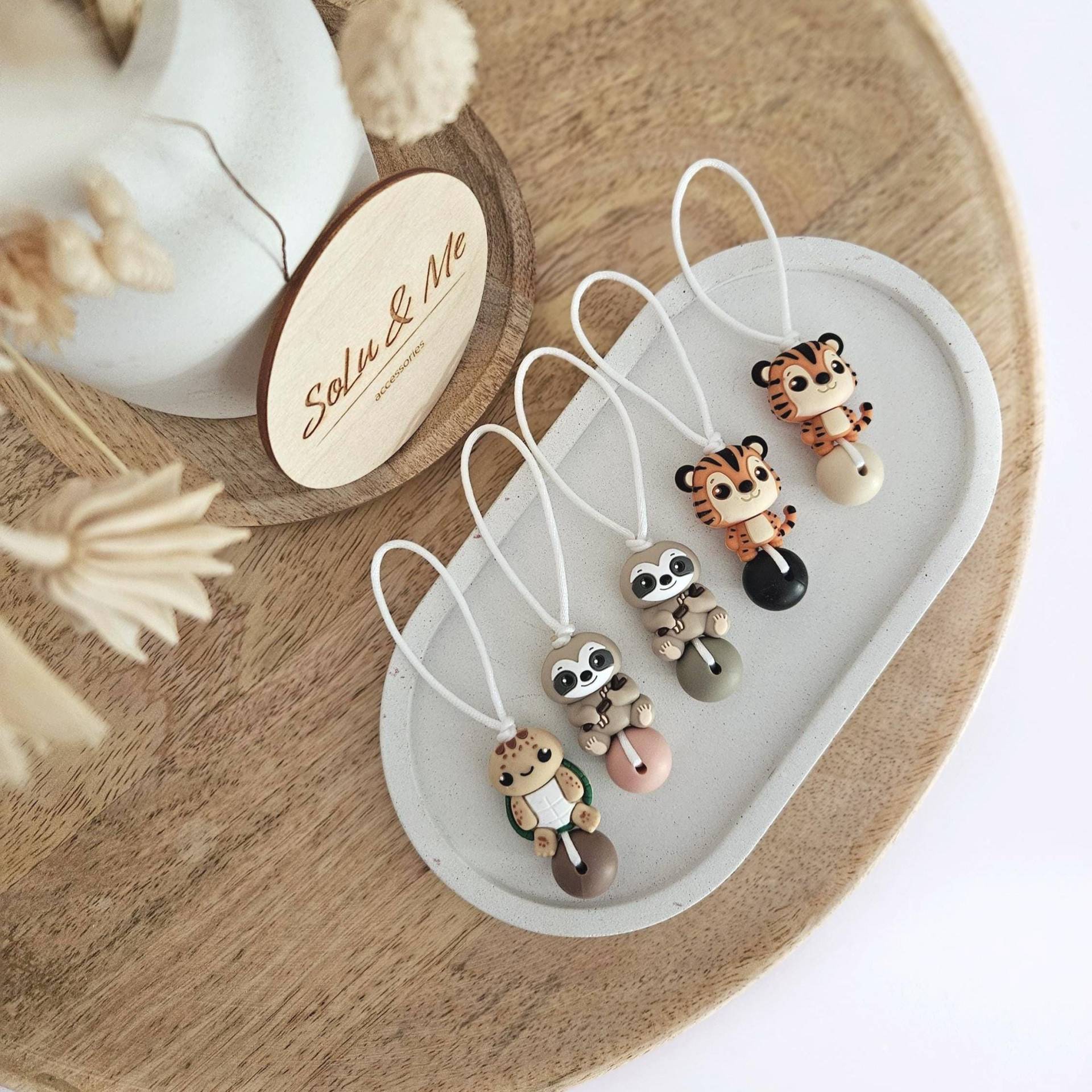 Reißverschlussanhänger Mit Löwe, Faultier, Schildkröte | Zipper Anhänger Tier Motiv Für Kinderjacke, Kindergarten Rucksack Oder Mäppchen von soluandme