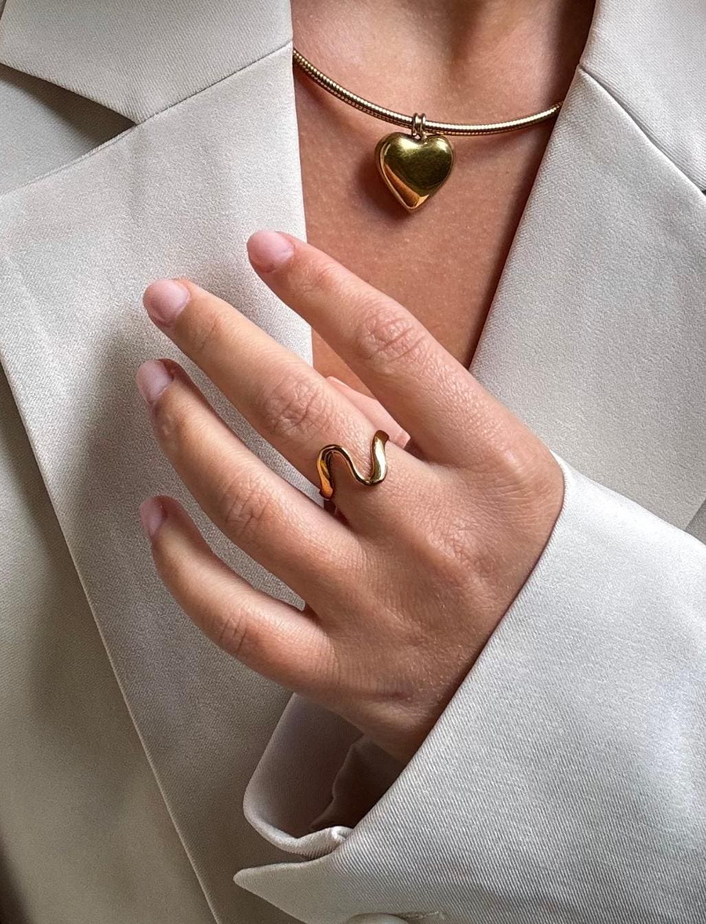 Adjustable Gold Wavy Stainless Steel Ring - Minimalist Y2K-Style Stackable Jewelry Gift For Her, Non-Tarnish Adjustable Gold Wavy Stainless Steel Ring - Minimalist Y2K-Style Stackable Jewelry Gift For Her, Non-Tarnish von solynebijoux