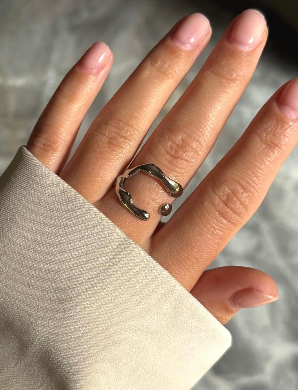Adjustable Stainless Steel Ring - Modern Open Band Silver Tone Statement Jewelry For Women, Minimalist Chunky Fluid Design Gift Adjustable Stainless Steel Ring - Modern Open Band Silver Tone Statement Jewelry For Women, Minimalist Chunky Fluid Design Gift von solynebijoux