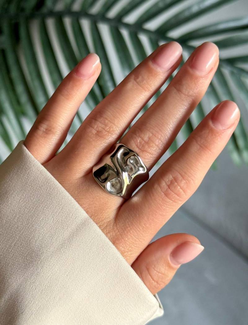 Chunky Silver Ring - Adjustable Stainless Steel Statement Ring, Organic Bold Unisex Minimalist Thumb Modern Open Jewelry von solynebijoux