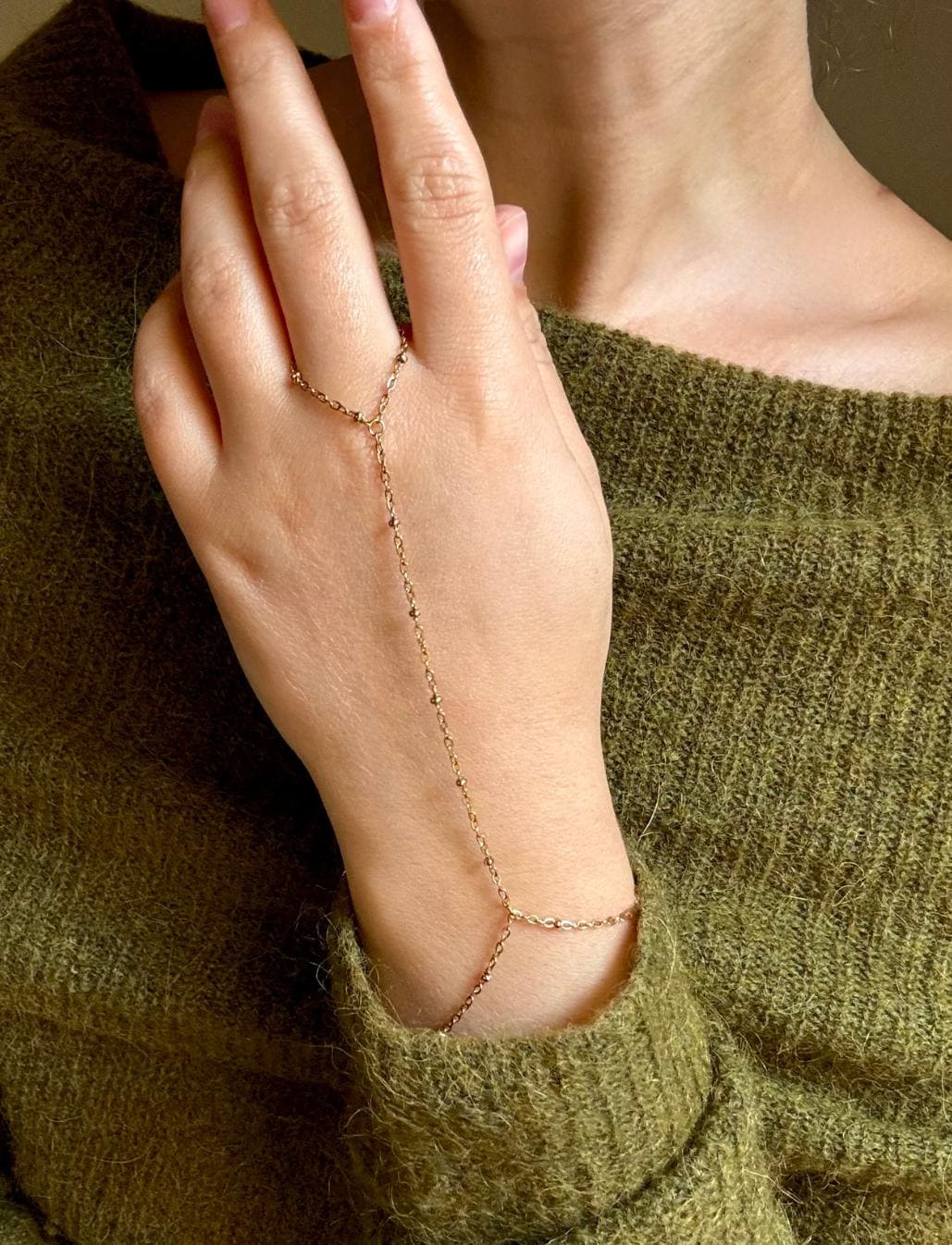 Gold Hand Chain Bracelet, Dainty Finger Bracelet For Women, Minimalist Wrist To Chain, Adjustable Stainless Steel Jewelry Gift von solynebijoux