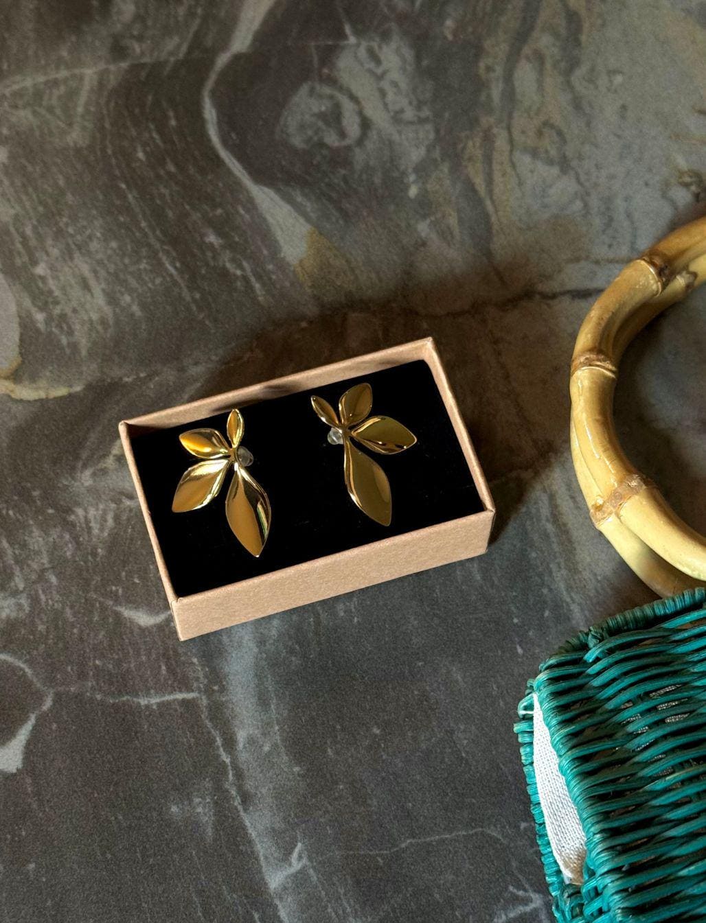 Gold Leaf Earrings, Stainless Steel Studs - Modern Hypoallergenic Gift For Her Gold Leaf Earrings, Stainless Steel Studs - Modern Hypoallergenic Gift For Her von solynebijoux