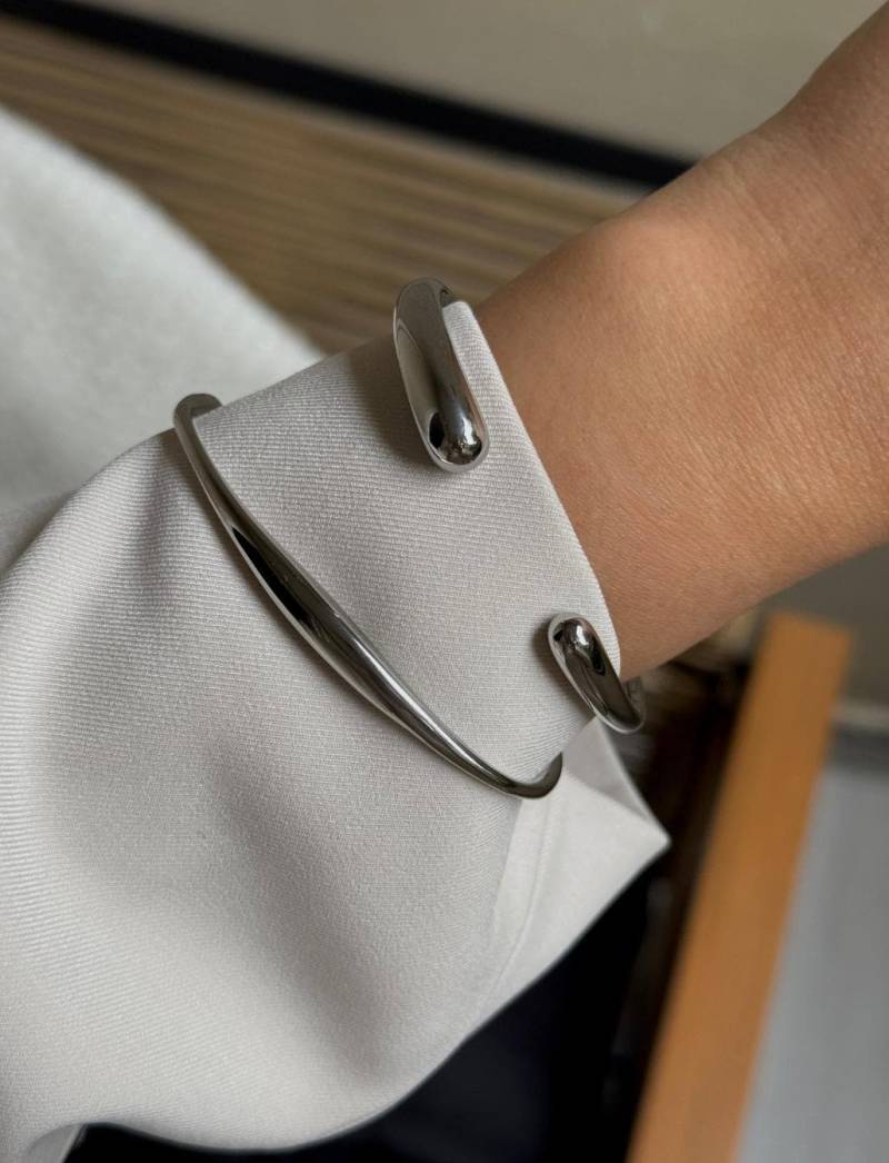 Minimalist Stainless Steel Open Cuff Bracelet With Curved Ends - Modern Unisex Jewelry Gift For Her von solynebijoux