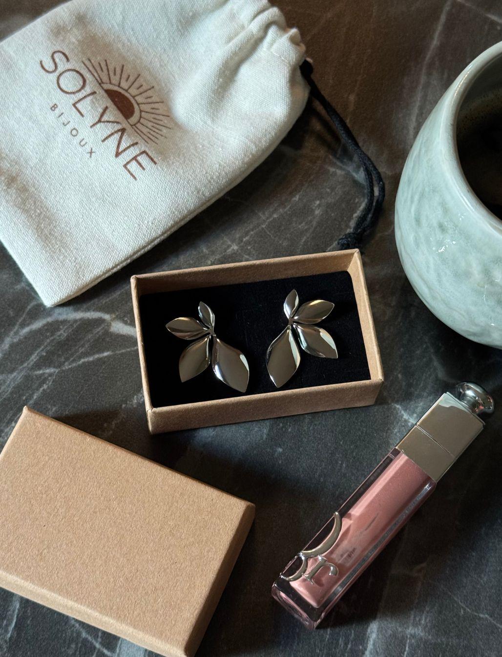 Silver Leaf Earrings - Stainless Steel Stud Earrings, Hypoallergenic Waterproof Statement Jewelry For Women von solynebijoux