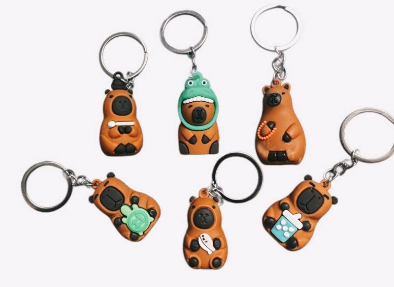 soma Schlüsselanhänger Capybara Anhänger KeyChain 4 cm Glücksbringer unsortiert nicht wählbar (Set, 1-tlg., Geschenk-Set), Schlüsselanhänger Haustierschlüsselanhänger Geschenk unsortiert von soma