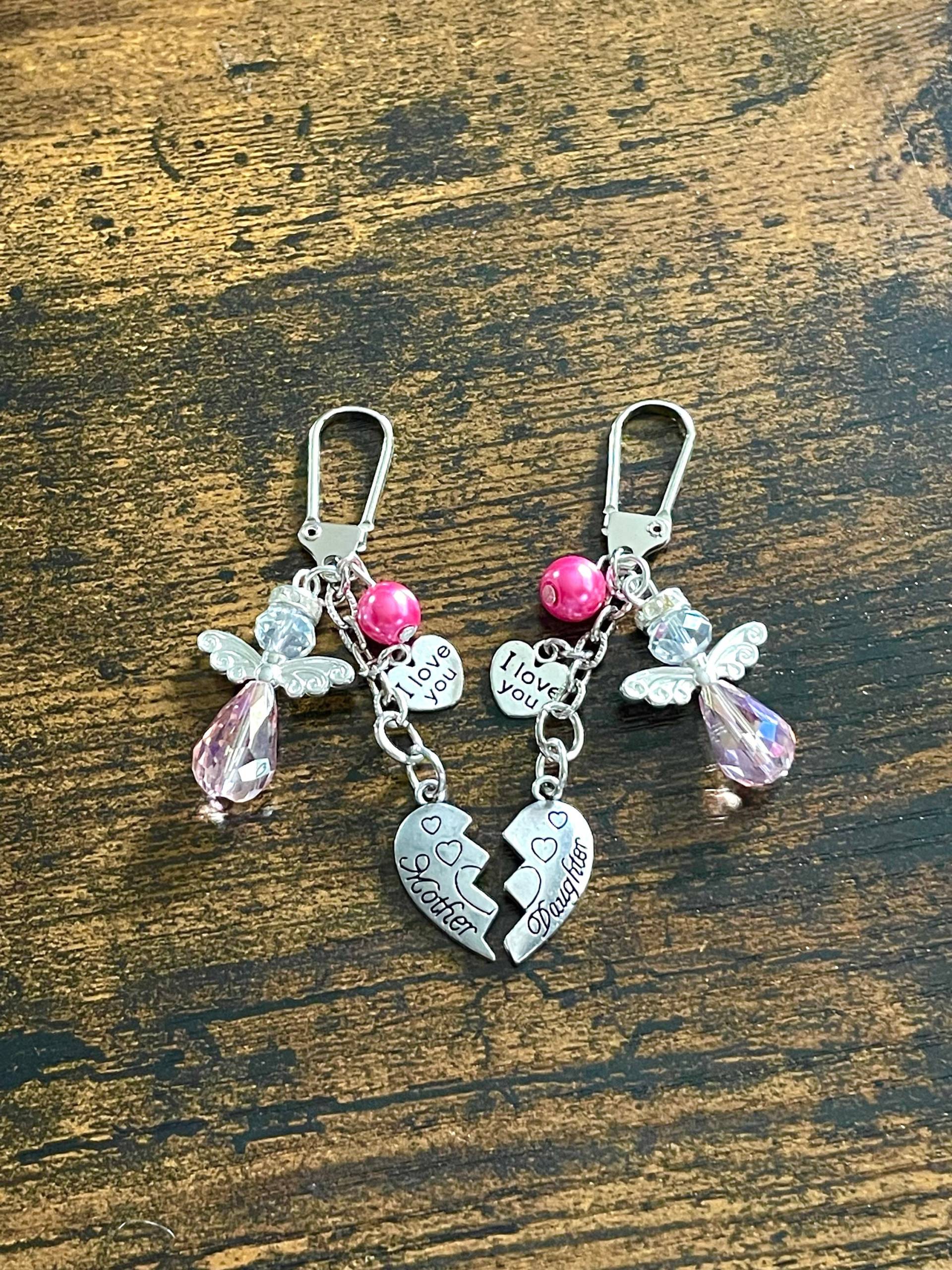 Mutter Und Tochter Schlüsselanhänger Charm Anhänger Geschenk Muttertag Geburtstag Jeweils Eine Verbundene Kristall Engel Perlenbox Andenken Ein Mutter Und Tochter Schlüsselanhänger Charm Anhänger Geschenk Muttertag Geburtstag Jeweils Eine Verbundene Kristall Engel Perlenbox Andenken Ein von somethingquirky4u