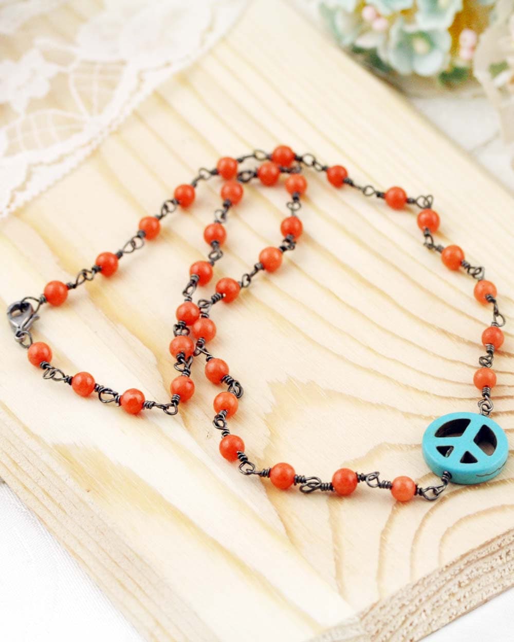 Freundschaft Und Großzügigkeit Unisex Halskette - Jade Gefärbt Howlith Freundschaft Und Großzügigkeit Unisex Halskette - Jade Gefärbt Howlith von sophinegiam