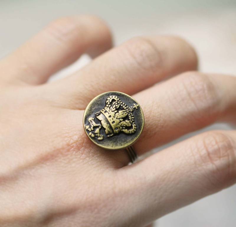 Mittelalterlicher Kronenring Aus Draht Mittelalterlicher Kronenring Aus Draht von sophinegiam