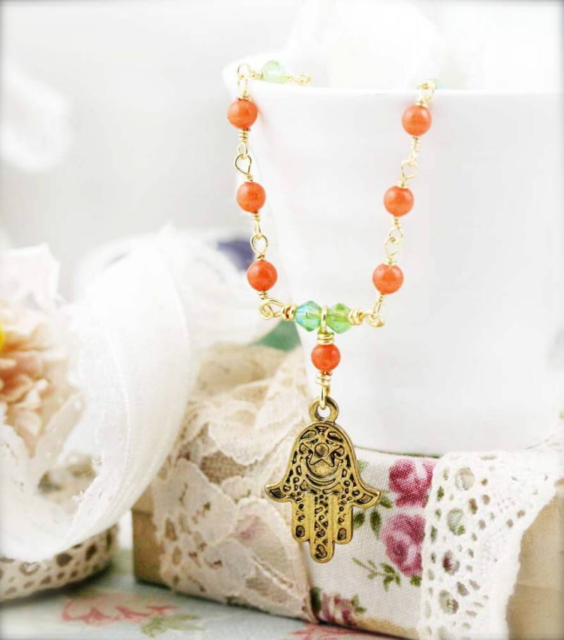 Zierliche Hamsa Halskette Aus Quarzit Zierliche Hamsa Halskette Aus Quarzit von sophinegiam