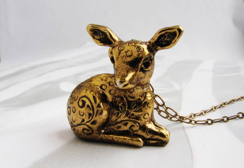 Deer Locket Halskette, Parfüm Medaillon Tier Schmuck, Wald Rehkitz Geheimfach Halskette Deer Locket Halskette, Parfüm Medaillon Tier Schmuck, Wald Rehkitz Geheimfach Halskette von soradesigns