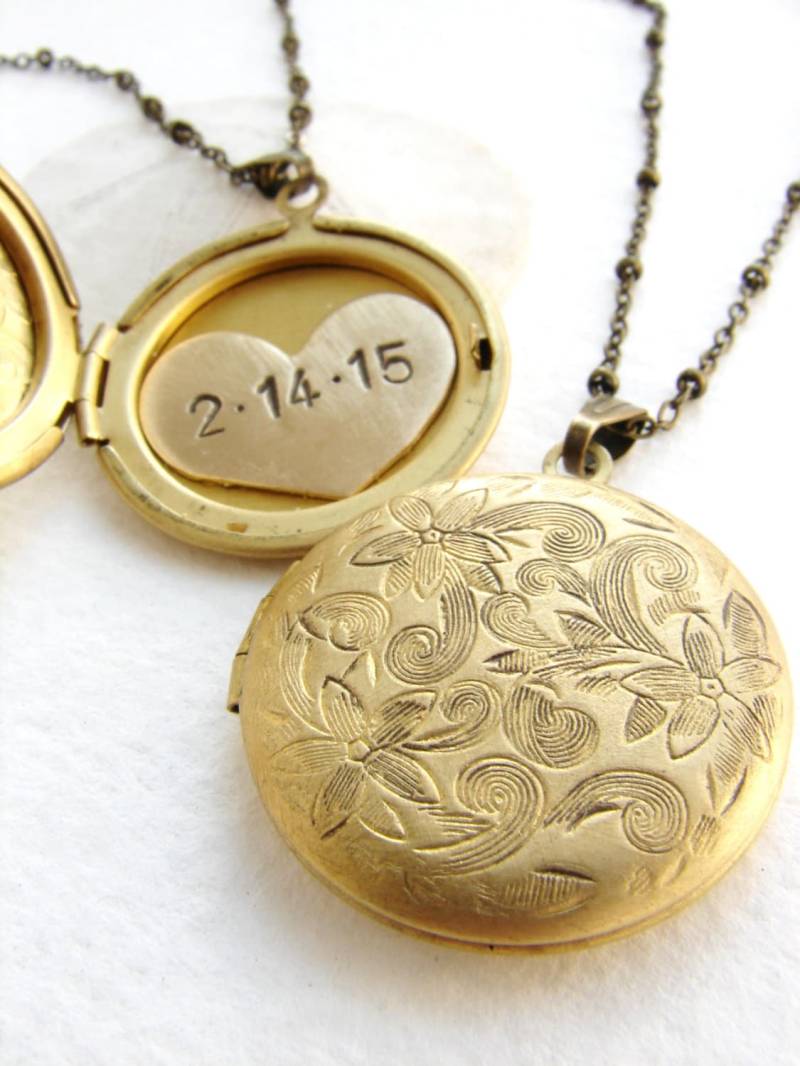 Personalisierter Schmuck, Benutzerdefinierte Hochzeitsdatum Halskette, Erste Valentinstag Geschenk Personalisierte Herz Medaillon Anhänger Für Personalisierter Schmuck, Benutzerdefinierte Hochzeitsdatum Halskette, Erste Valentinstag Geschenk Personalisierte Herz Medaillon Anhänger Für von soradesigns