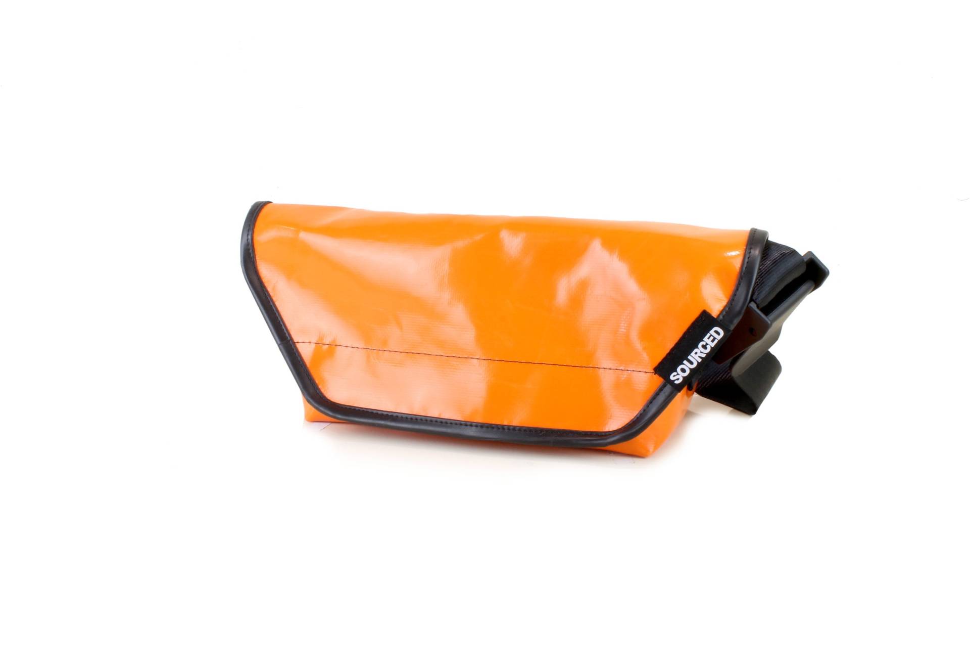 Umhängetasche Aus Recycelter Lkw-Plane, Kleine Messenger Crossbody Bag, Lkw-Planentasche von sourcedlife