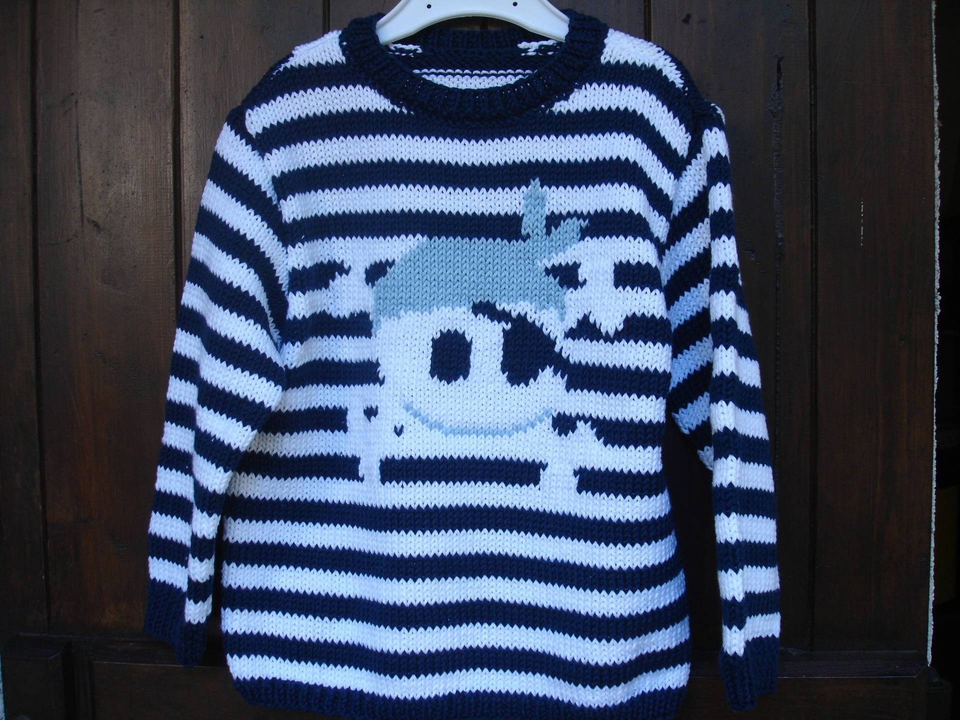 Handgestrickter Baumwollpullover Kinderpullover Piratenmuster von souricettecreation