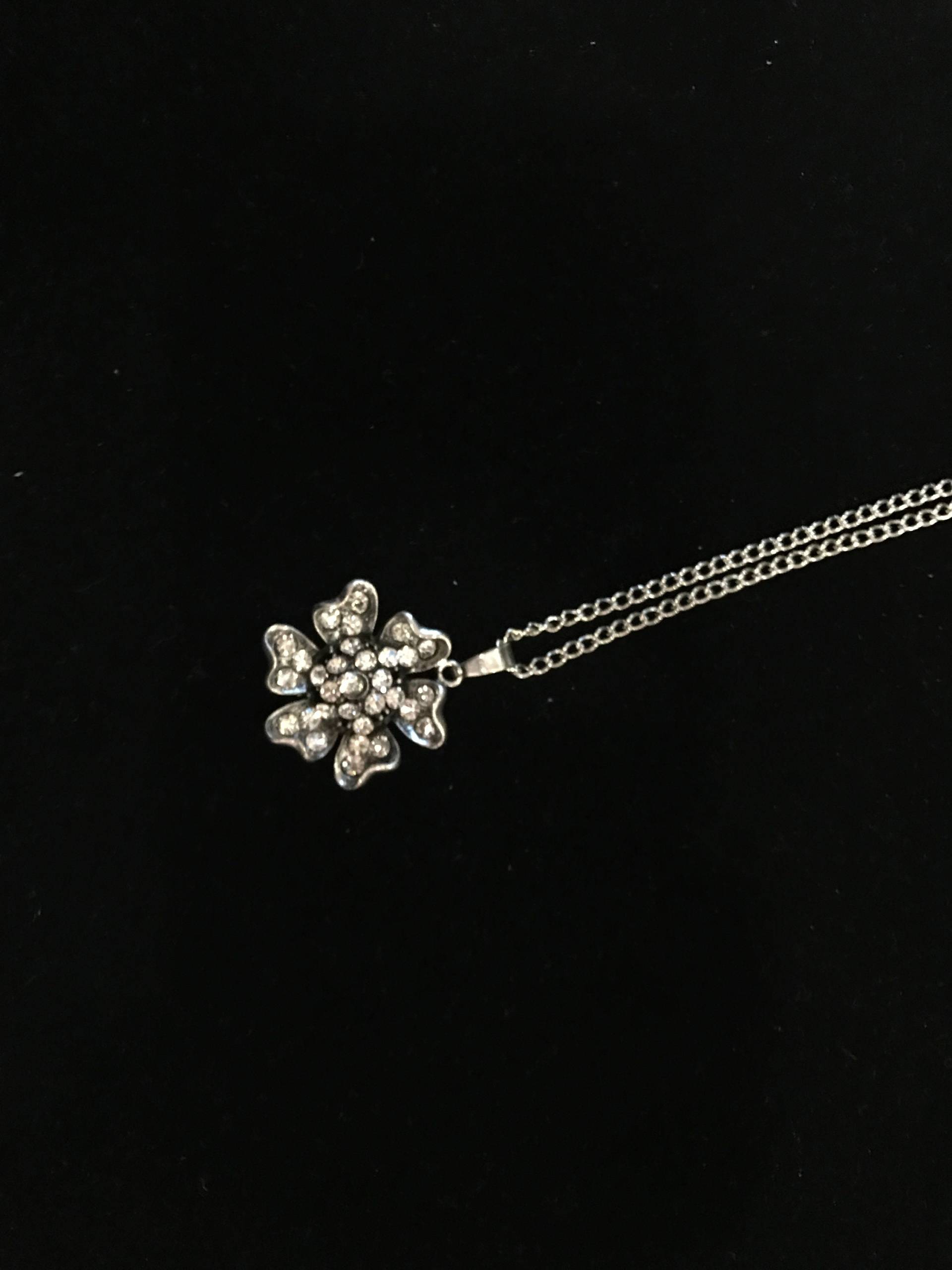 Blume Strass Anhänger von southseapearlco