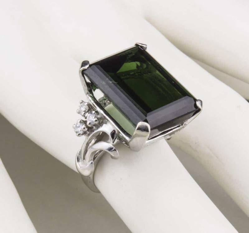 Grüner Turmalin Und Diamantring Grüner Turmalin Und Diamantring von southseapearlco