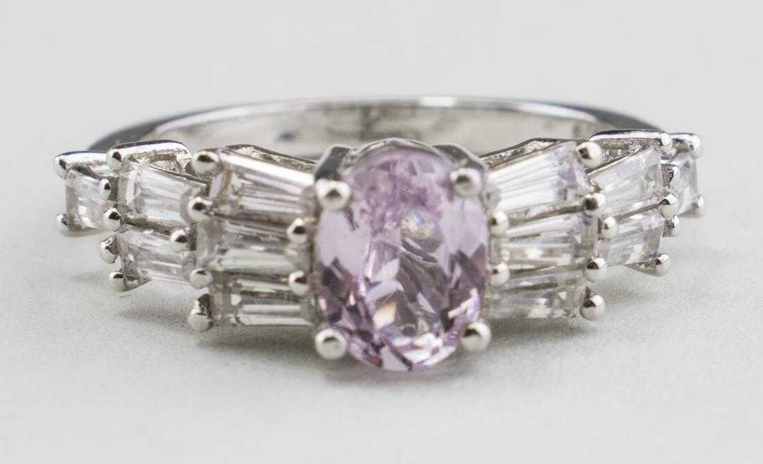 Kunzit Und Weißer Saphir-Ring von southseapearlco