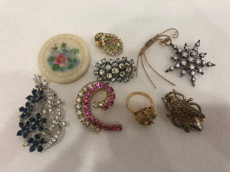 Set Gemischte Pins, Broschen Und Ringe von southseapearlco