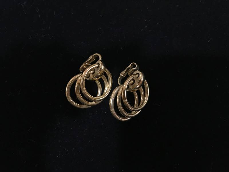 Trifari Kreis Ohrringe Trifari Kreis Ohrringe von southseapearlco