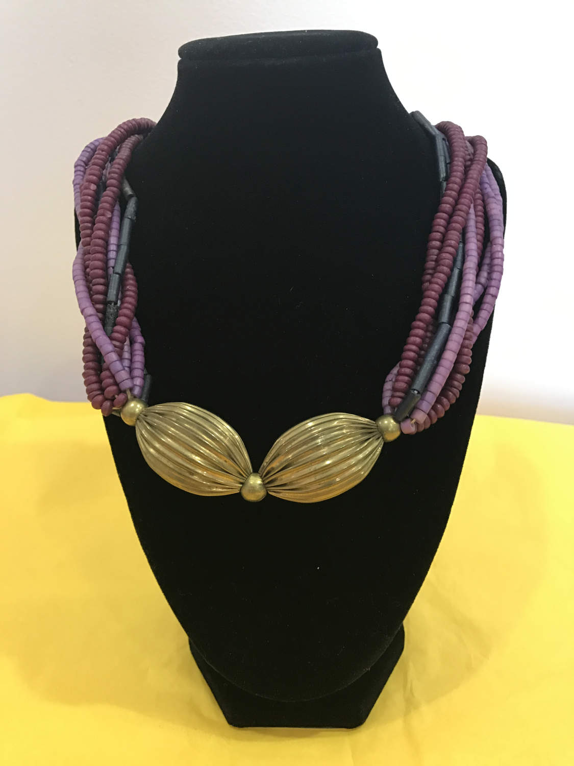 Vintage Multi-strang Und Messing Halskette von southseapearlco