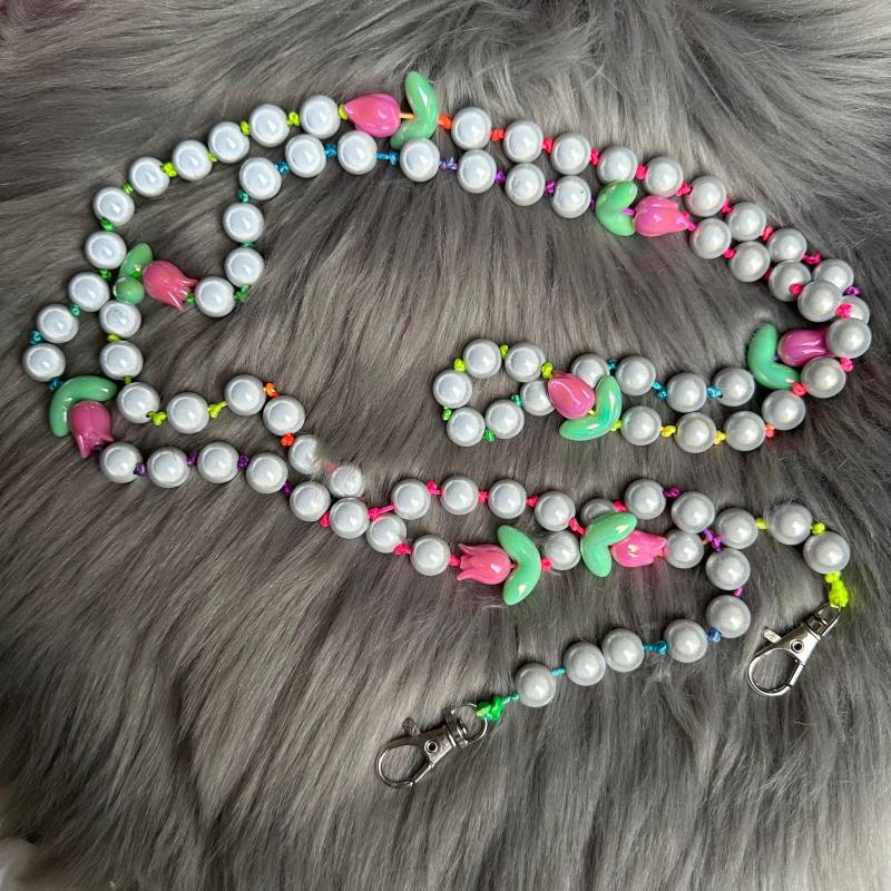 Wunderschöne Handykette Mit Magic Pearls & Süßen Detailperlen von sparklingheavenbylu