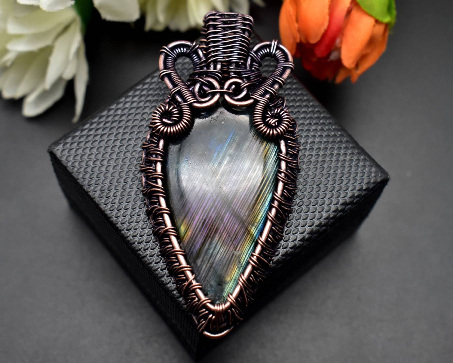 Lila Labradorit Anhänger, Wire Wrapped Schmuck, Elfen Halsketten Für Frauen, 7. Jahrestag Geschenk Frau, Muttertagsgeschenk von sparrowwrappedgems