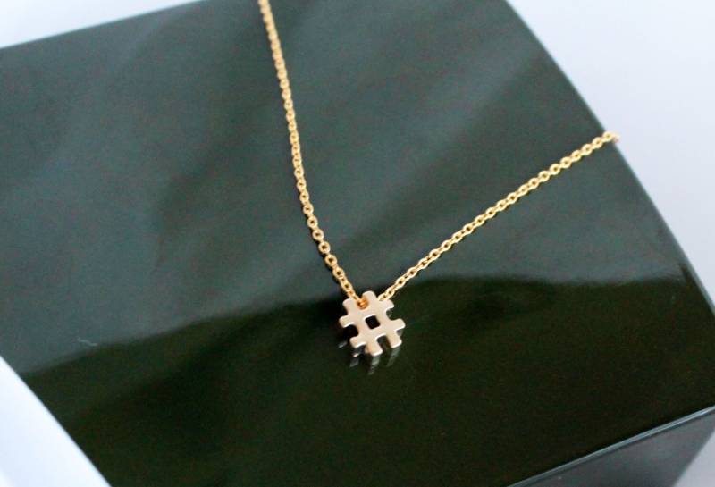 Hashtag Sign Halskette, "#", Gold "@" Schild "At" Halskette von spellingB