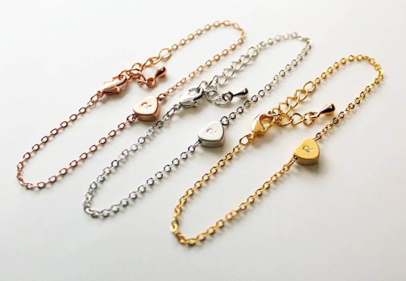 Herz Armband, Personalisierung, Handgestempelte Initiale, Hochzeit, Brautjungfer Geschenk von spellingB