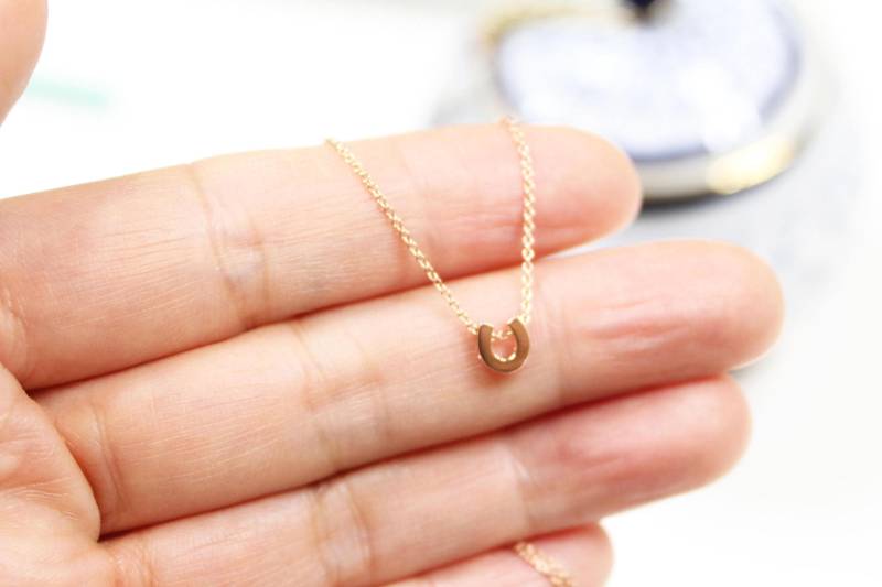 Hufeisen Halskette in Gold/Silber Rosegold, 925 Sterling Kette, Kleine Pferdehuf, Glücksbringer von spellingB