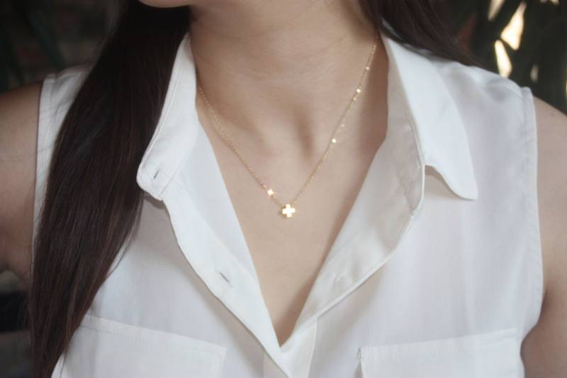 Kreuz Halskette, Layering Plus Sign Halskette von spellingB