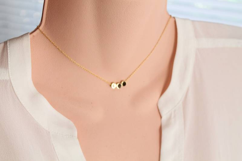 Schlossdrücker Kleine Scheibe Halskette, Individuelle Gravur, Monogram Hochzeit von spellingB