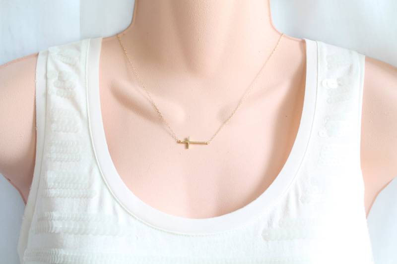 Seitwärts Kreuz Halskette Aus Zentrum Kreuz, Zierlich, Einfach, Hochzeit, Brautjungfer Geschenk, Schnelle Zustellung von spellingB