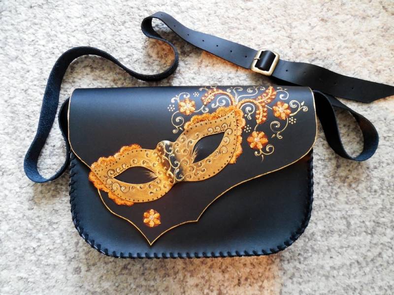 Gold Maskentasche, Einzigartige Ledertasche, Ausgefallene Tasche, Venedig Maske, Leder Jubiläum, Geschenk Für Sie, Karneval Masken Tasche, Unikat Gold Maskentasche, Einzigartige Ledertasche, Ausgefallene Tasche, Venedig Maske, Leder Jubiläum, Geschenk Für Sie, Karneval Masken Tasche, Unikat von spiculdegrau