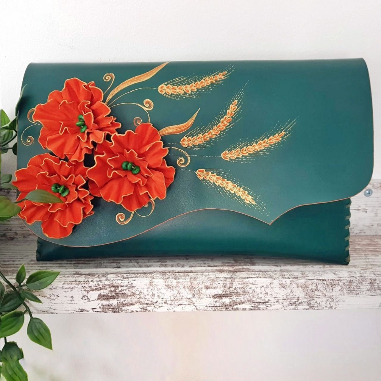 Orange Blumen Tasche, Grüne Clutch, Einzigartige Bemalte Florale Ledertasche, Ausgefallene Leder Jubiläum, Geschenk Für Sie Orange Blumen Tasche, Grüne Clutch, Einzigartige Bemalte Florale Ledertasche, Ausgefallene Leder Jubiläum, Geschenk Für Sie von spiculdegrau