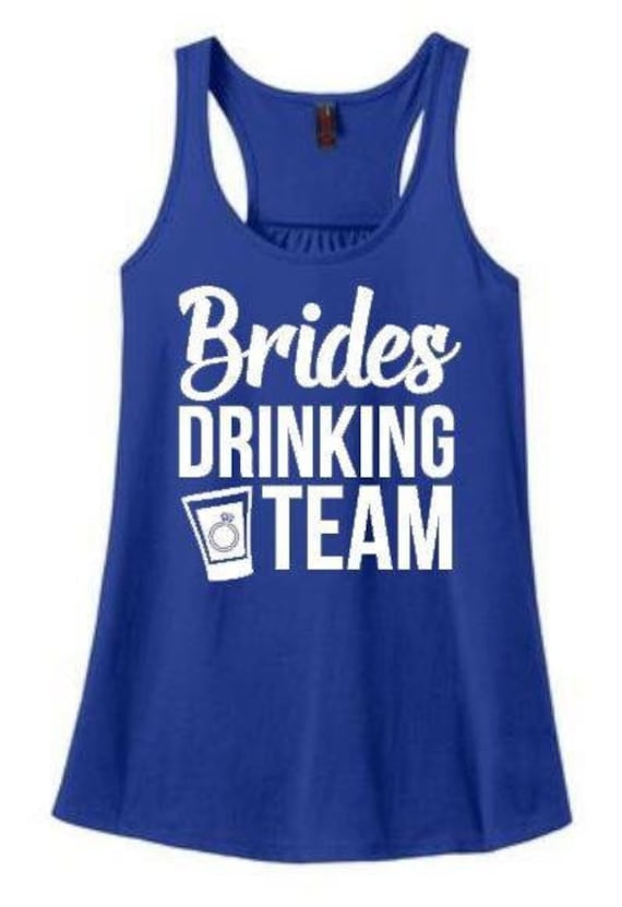 Bräute Trinken Tees Schuss Slots Krawatte Knoten-Braut Party Bachelorette Partei Tank-Tops Braut Trauzeugin Passenden Panzer Plus Size Xs-4 X Bräute Trinken Tees Schuss Slots Krawatte Knoten-Braut Party Bachelorette Partei Tank-Tops Braut Trauzeugin Passenden Panzer Plus Size Xs-4 X von spillthebeansetc