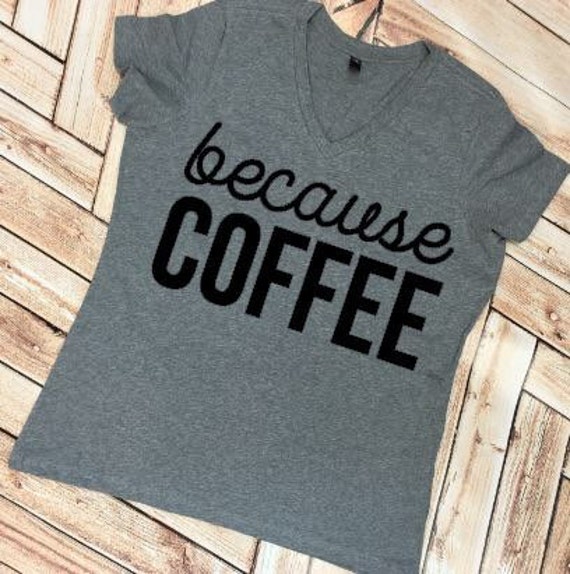 Da Kaffee Addict Mama Weihnachten Geschenk V-Ausschnitt Babytragen Damen T-Shirt Top Shirt Benutzerdefinierte Farben Plus Größe 2 X 3 4 Verfügbar von spillthebeansetc