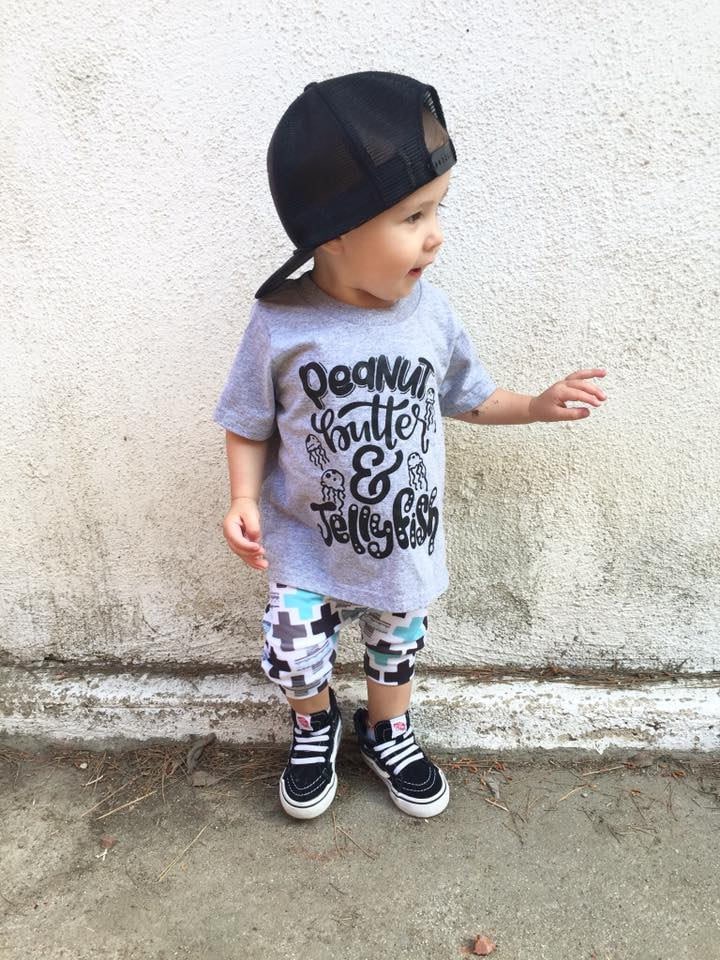 Erdnussbutter Und Jelly Fish Kid Trendy T-Shirt Oder Bodysuit Baby Kleinkind Jungen Mädchen Unisex Kleidung von spillthebeansetc