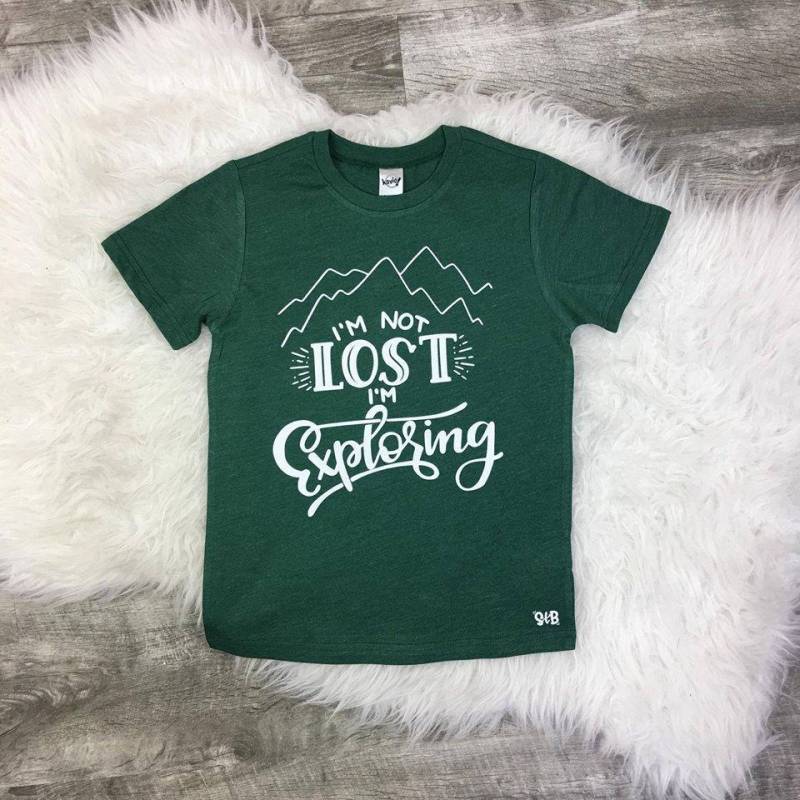 Ich Bin Nicht Verloren Erkunden Kinder Trendige T-Shirt Oder Bodysuit Baby Kleinkind Jungen Mädchen Kleidung von spillthebeansetc