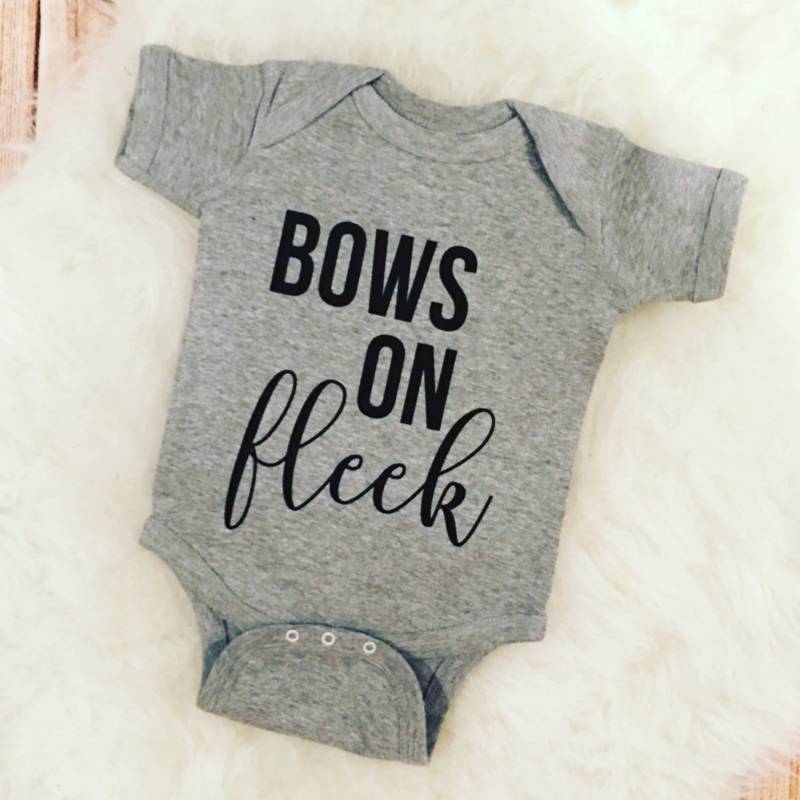 Mädchen-Bögen Auf Fleek Weibliche Ermächtigung Body Zukunft Mädchen Herrisch T-Shirt Baby Freche Hipster Shirt Bodysuit Kleinkind Shower Geschenk von spillthebeansetc
