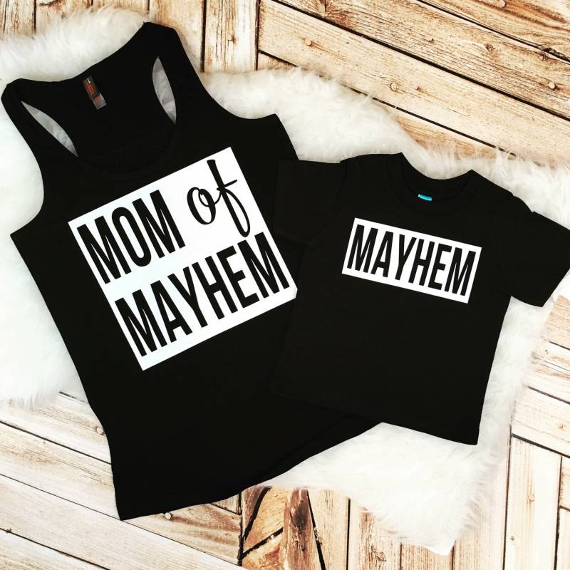 Mutter Des Chaos Mama Und Mich Tochter Sohn Hemden Passenden Racer Back Tank Top Geschenk Arbeit, Yoga Elternschaft Kleinkind Custom Mutter Des Chaos Mama Und Mich Tochter Sohn Hemden Passenden Racer Back Tank Top Geschenk Arbeit, Yoga Elternschaft Kleinkind Custom von spillthebeansetc