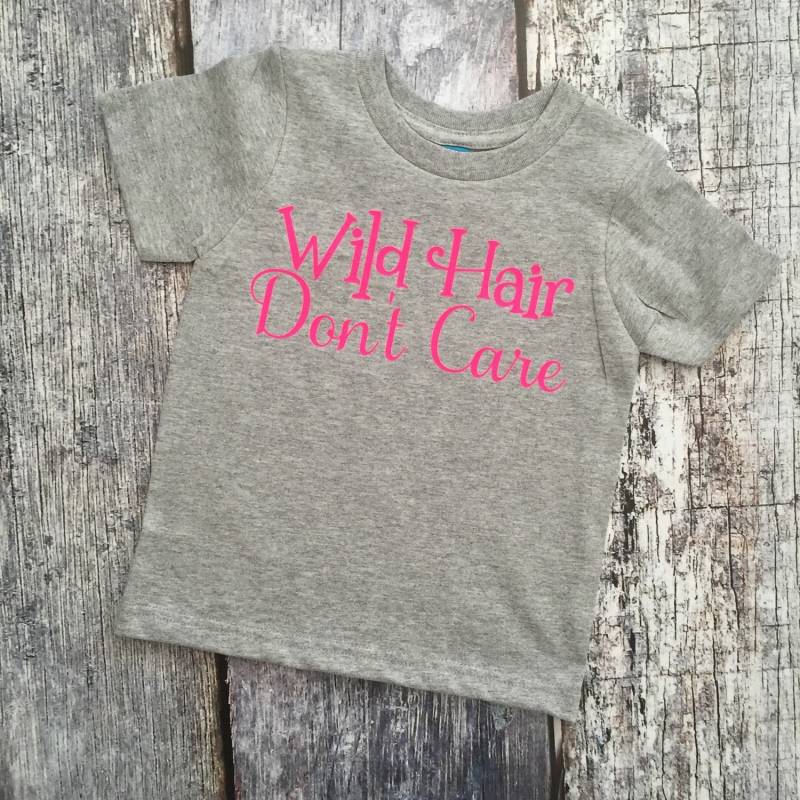 Wildes Haar Don't Care Freche Mädchen Jungen Hipster Shirt Bodysuit Säugling Oder Kleinkind Benutzerdefinierte Farben Lockiges Kleinkind-Haar von spillthebeansetc