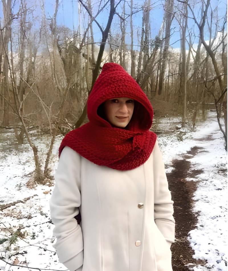 Roter Gehäkelter Kapuzenschal Handgestrickter Langstrick-Kapuzenschal Roter Gehäkelter Kapuzenschal Handgestrickter Langstrick-Kapuzenschal von spinningsheep