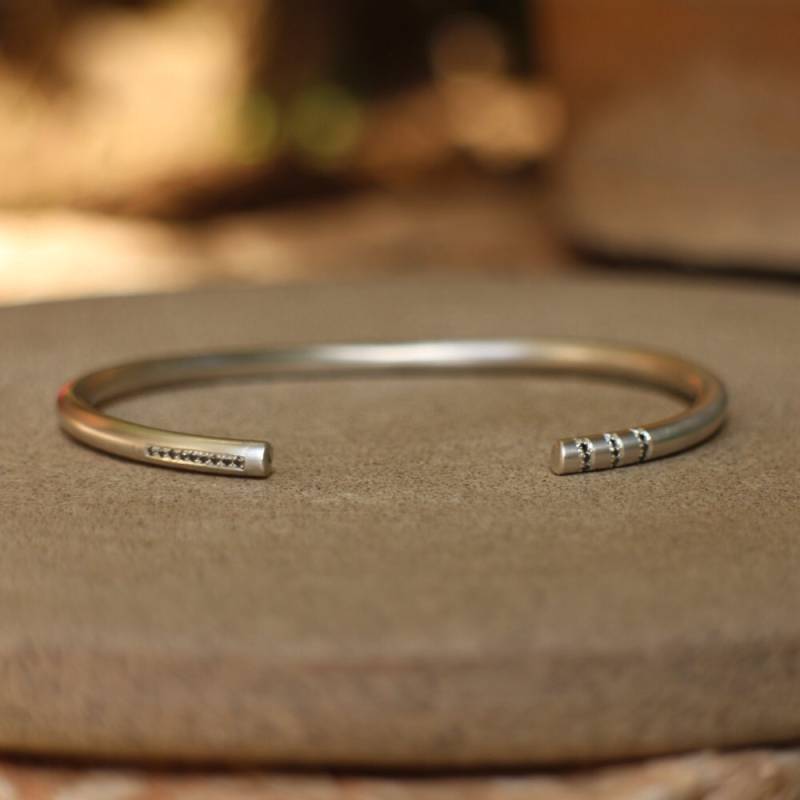 Silber Manschettenarmband, Schwarzer Diamant Armband, Einzigartiges Silberarmband, Statement Manschette, Schwarzes Manschettenarmband von springit