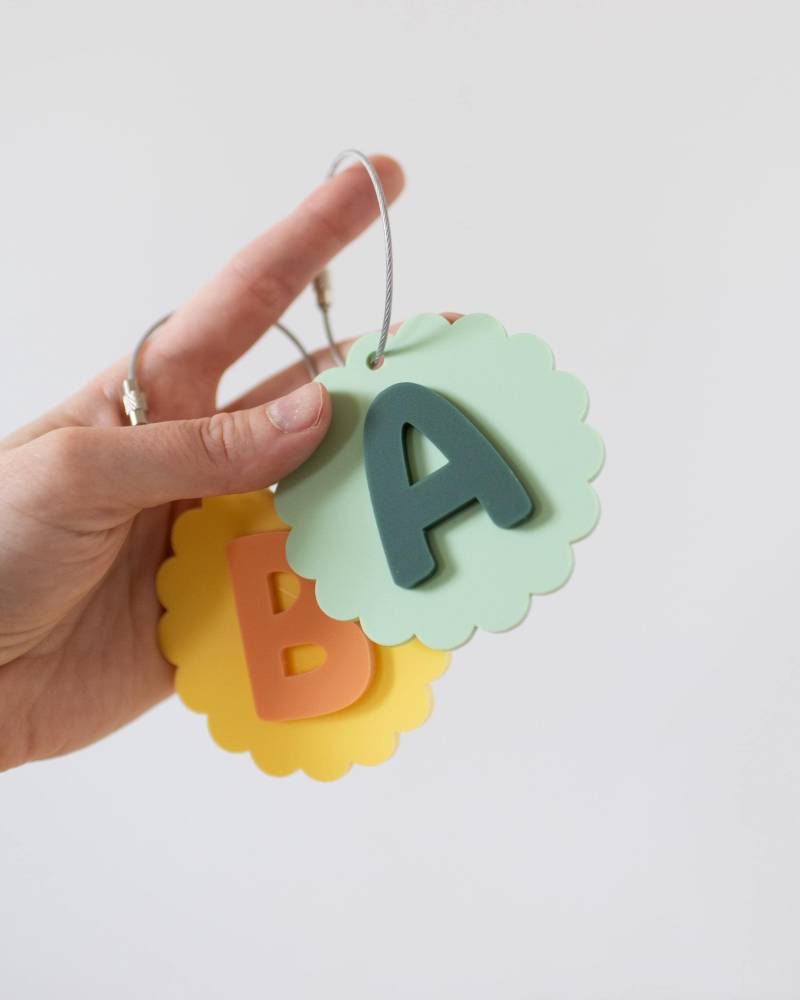 Personalisierter Ausgebogter Kreis Buchstabe Anfangsname Geschenk Acryl Taschenanhänger Schlüsselanhänger | Zurück in Der Schule, Das Des Kindes Personalisierter Ausgebogter Kreis Buchstabe Anfangsname Geschenk Acryl Taschenanhänger Schlüsselanhänger | Zurück in Der Schule, Das Des Kindes von squeezeandthankyou